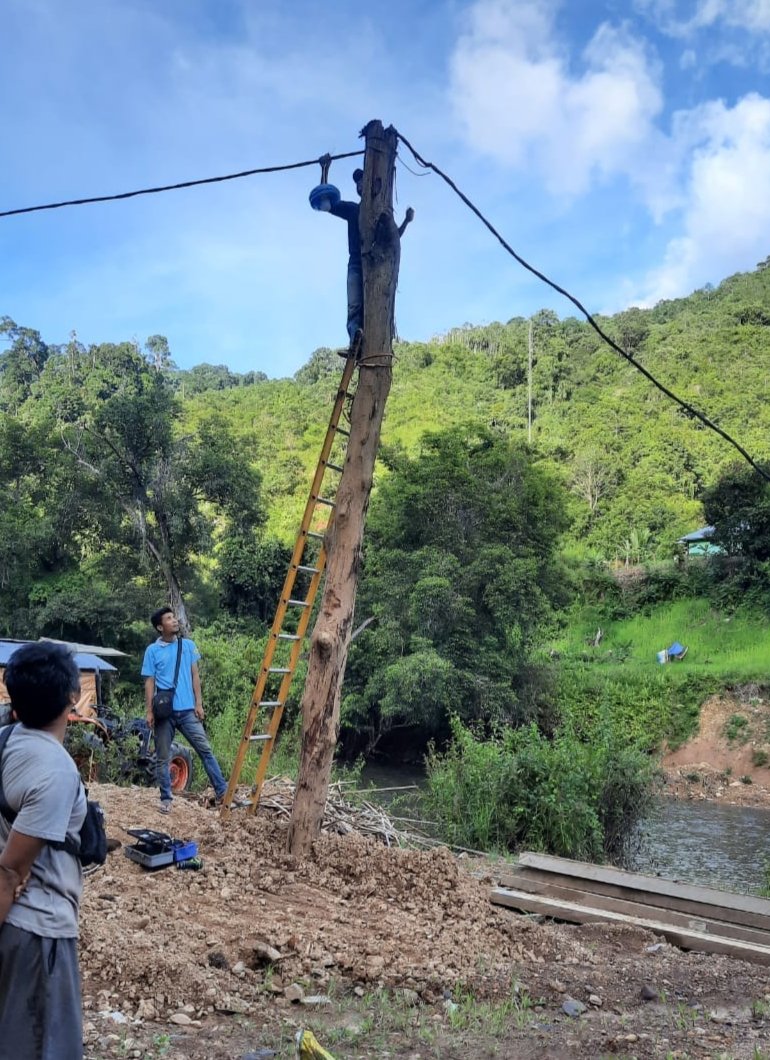 Pemasangan kabel PLTS
